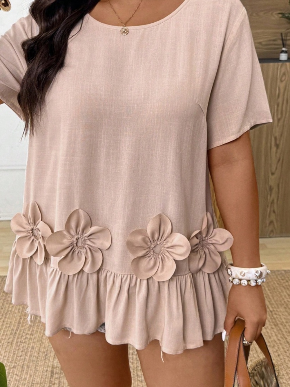 Plus Khaki Solid Short Sleeve Floral Appliqué Top